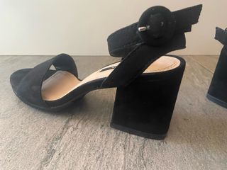 Sandalia tacon ancho negro