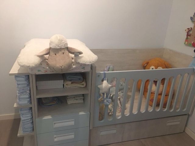 Cuna convertible en cama infantil