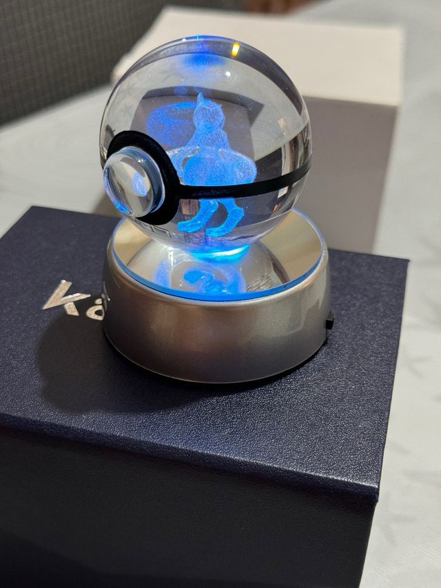 Palla Pokémon 3D (LED 4 Colori)