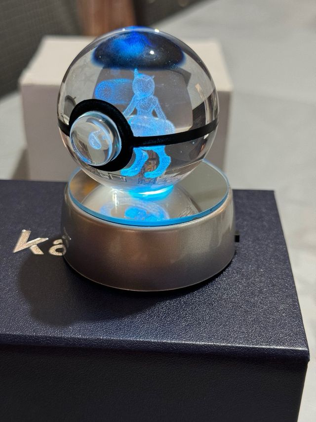 Palla Pokémon 3D (LED 4 Colori)