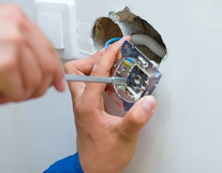 Manitas en Barcelona, montaje e Instalaciones