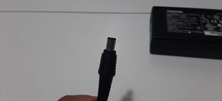 Cargador original Toshiba 90W