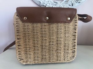 Bolso bandolera a estrenar. Con etiqueta.