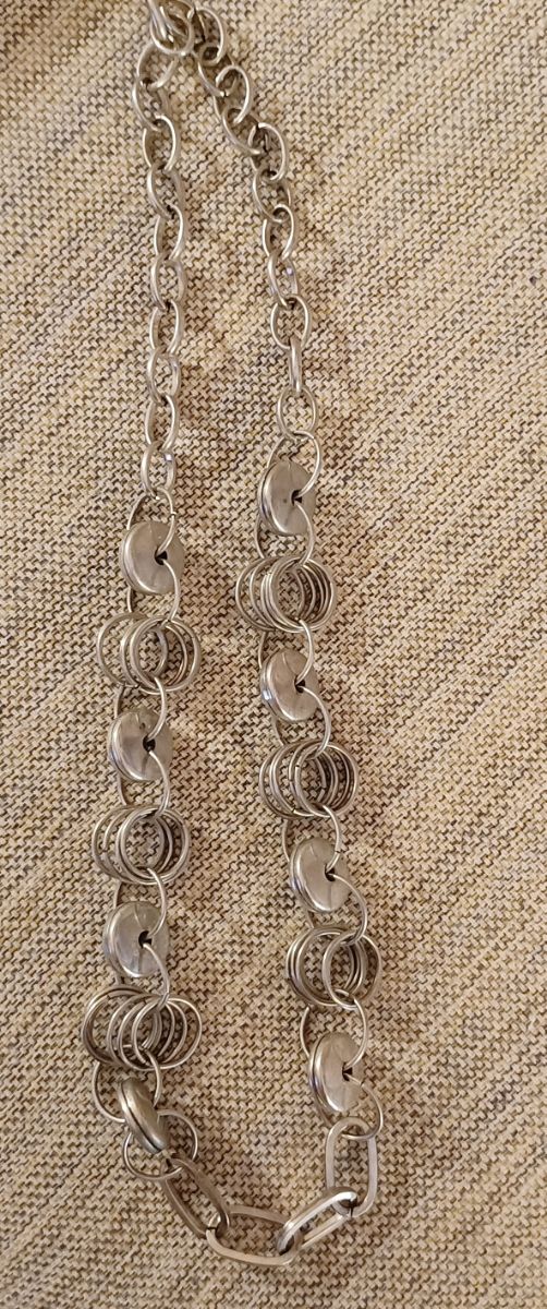 Rebajado: Collar de metal original.