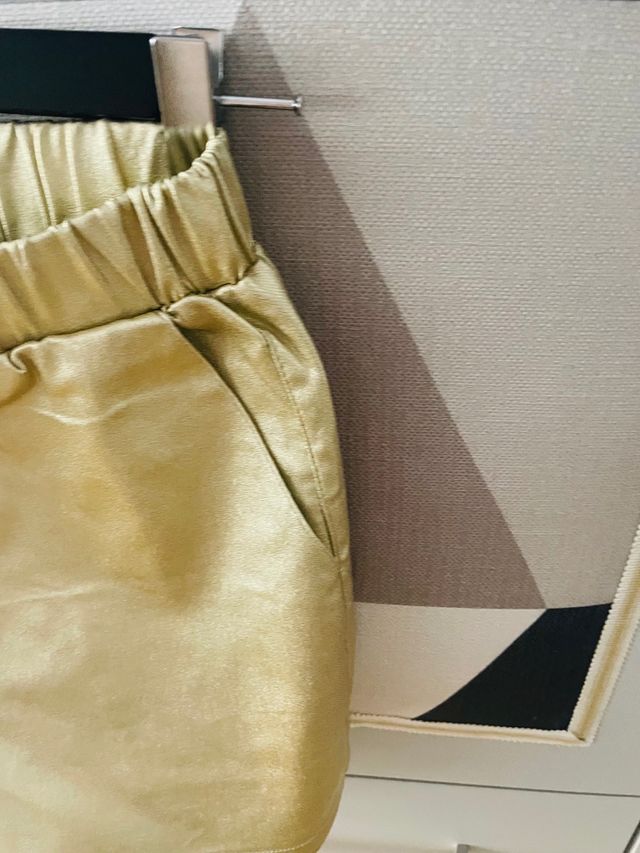 Bermuda dorada sin estrenar