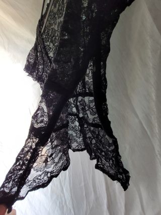 Todo a 1 euro. Top encaje negro vintage