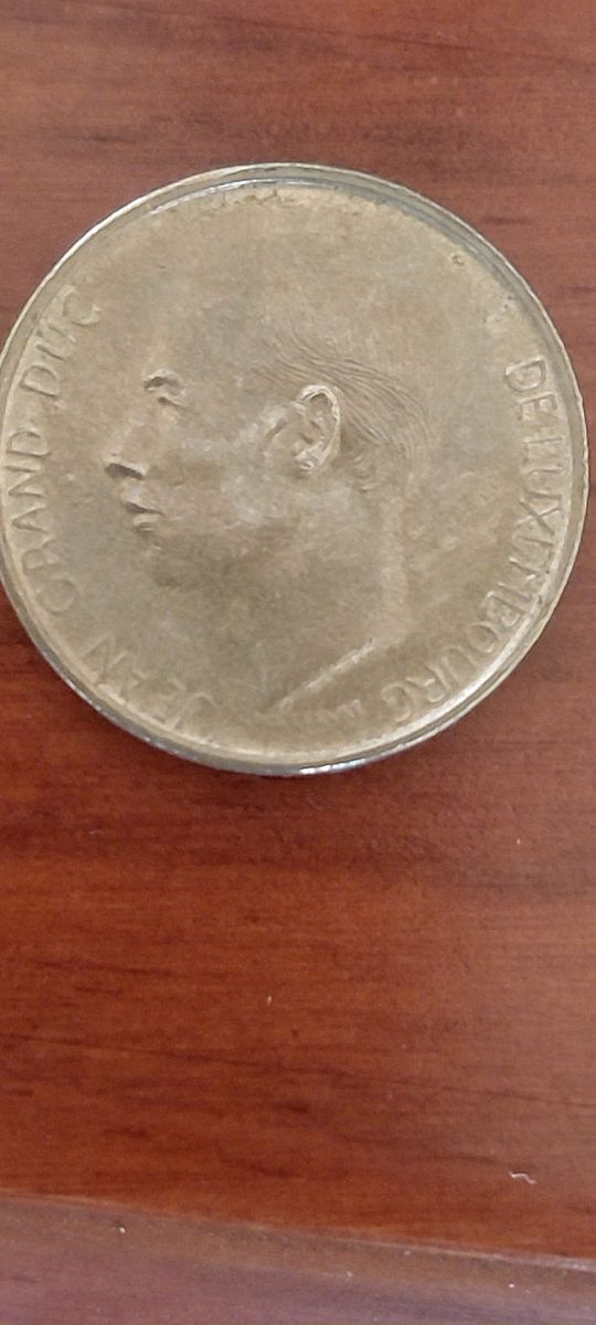 Moeda: Franco luxemburguês