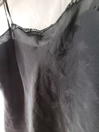 Todo a 1 euro. Top negro lencero