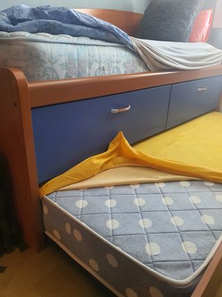 Dormitorio completo + 2 colchones