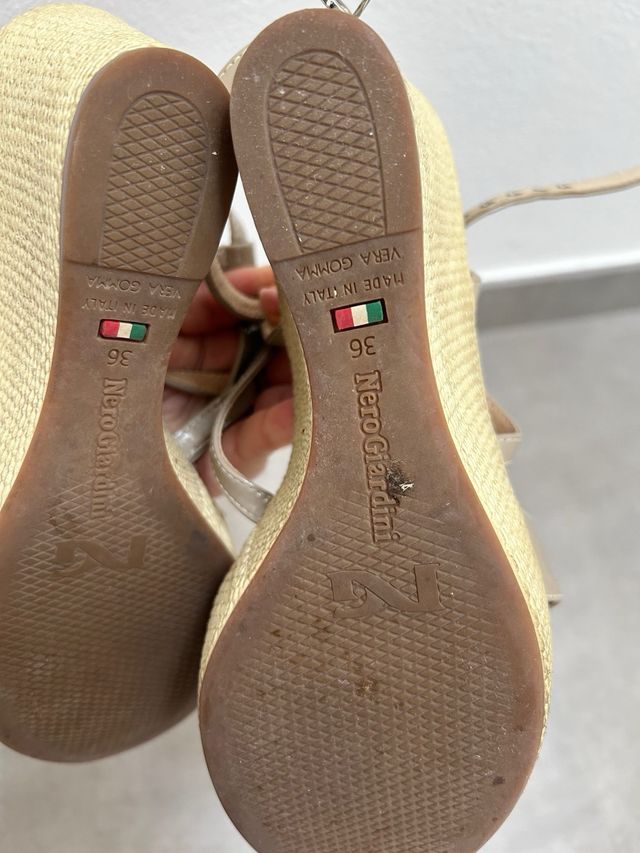 Nero giardini sandali