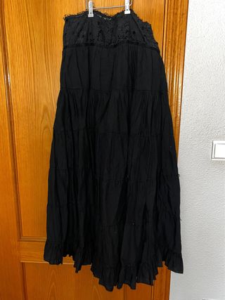 Falda larga negra de Bershka