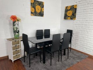MESA DE COMEDOR EXTENSIBLE +6 SILLAS A JUEGO NUEVA