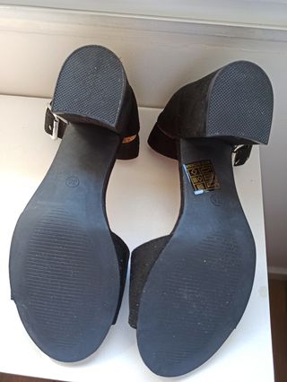 Sandalias negras de tacón T36