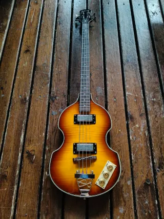 Viola bass con flatwound epiphone bajo eléctrico