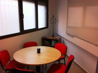 Tavoli da ufficio, sala riunioni e mobili per la chiusura