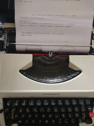 Macchina da scrivere vintage 