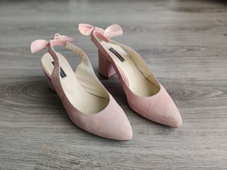 Zapatos rosas palo con tacón 