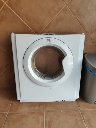 Secadora Indesit modelo IDV75(EU)