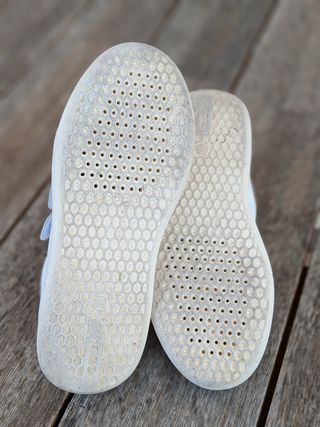 Zapatillas Velcro. Marca Geox Respira.