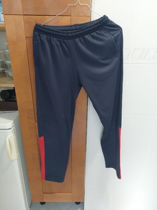 Chandal Colegio A.E.EUROPA