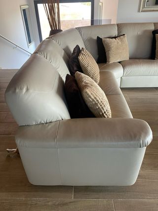 Sofa rinconera piel NUEVO + Mesa cristal redonda