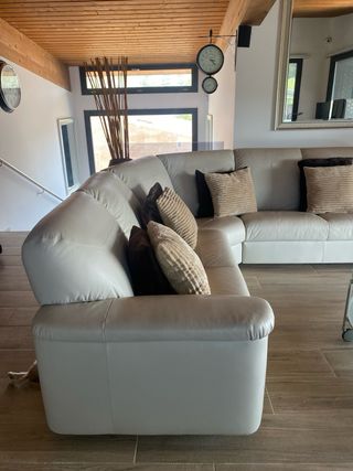 Sofa rinconera piel NUEVO + Mesa cristal redonda