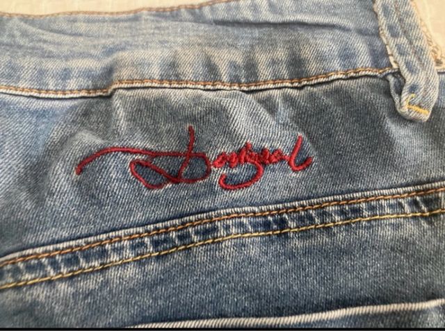 Short corto desigual