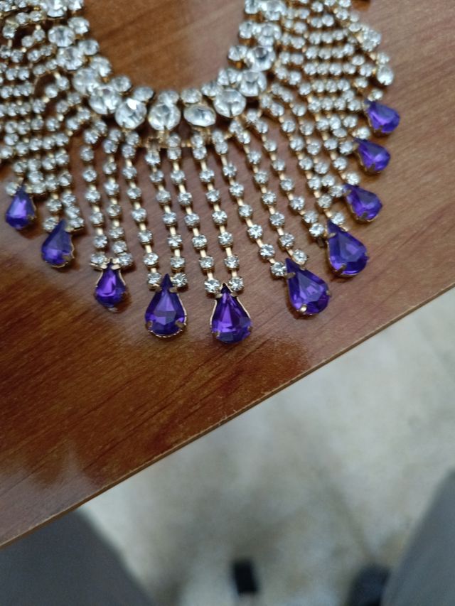 Collar de diamantes y amatistas