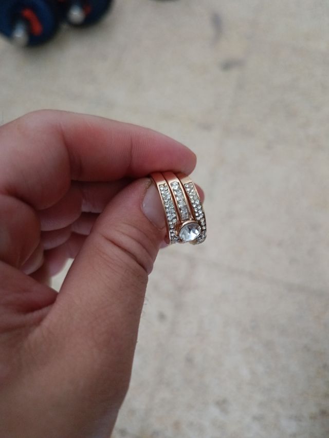 Anillo en 3 partes con diamantes