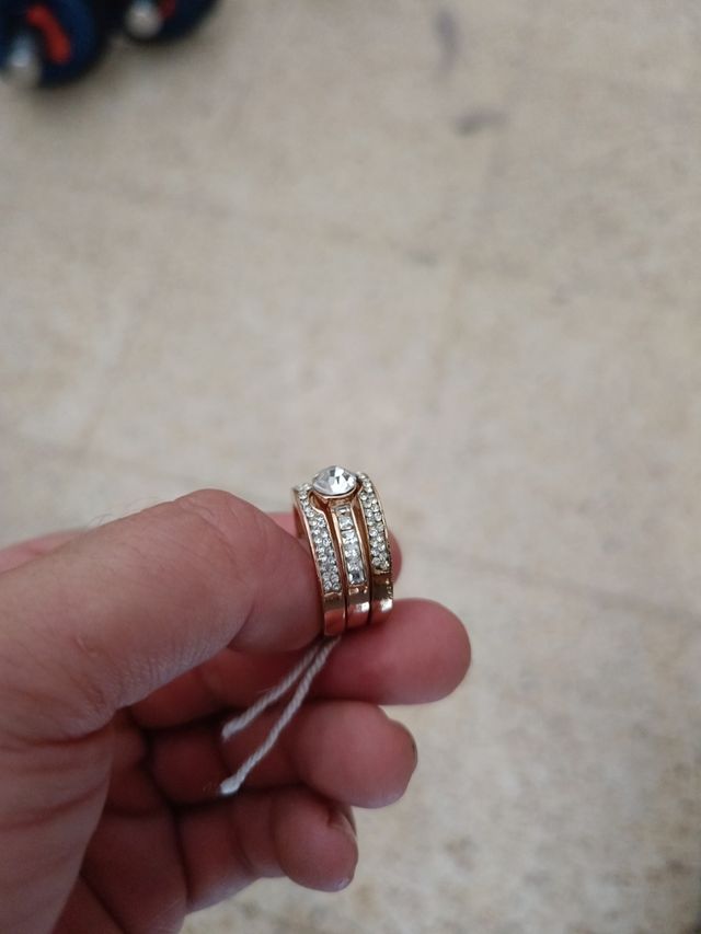 Anillo en 3 partes con diamantes