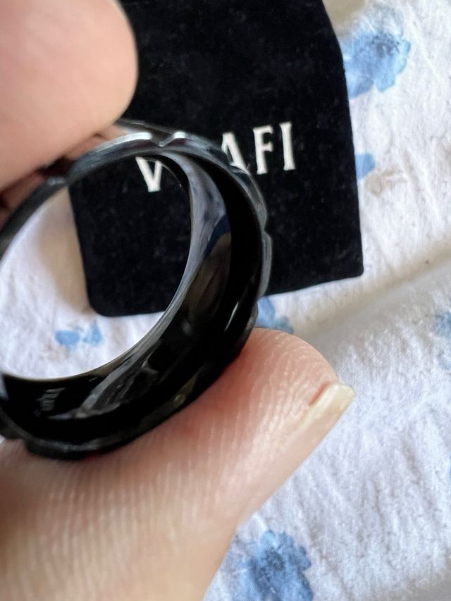 Vendo Anello marca Vrafi in titanio e acciaio inox