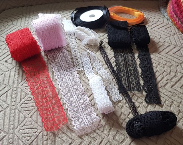 Lote de puntillas y lazos