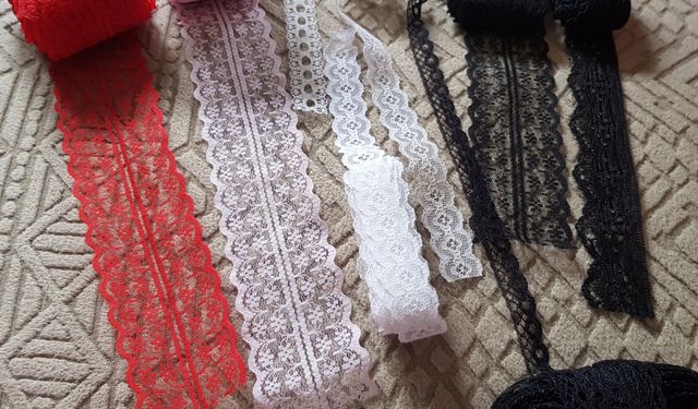 Lote de puntillas y lazos