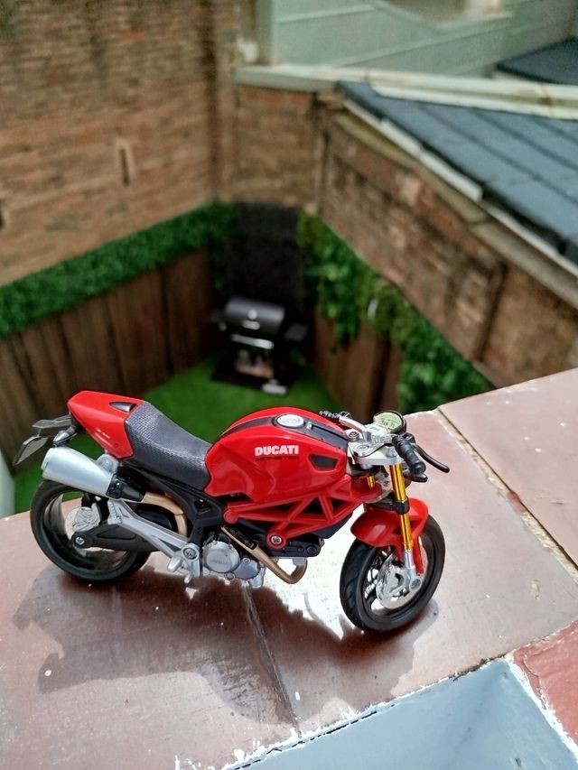 Moto decoración  Ducati 