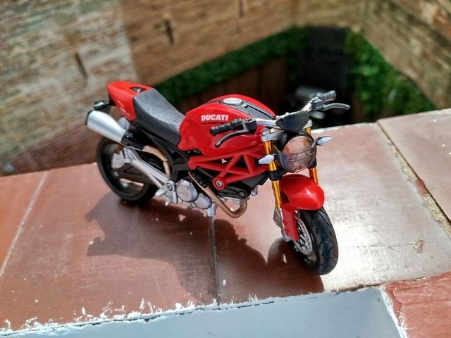 Moto decoración  Ducati 