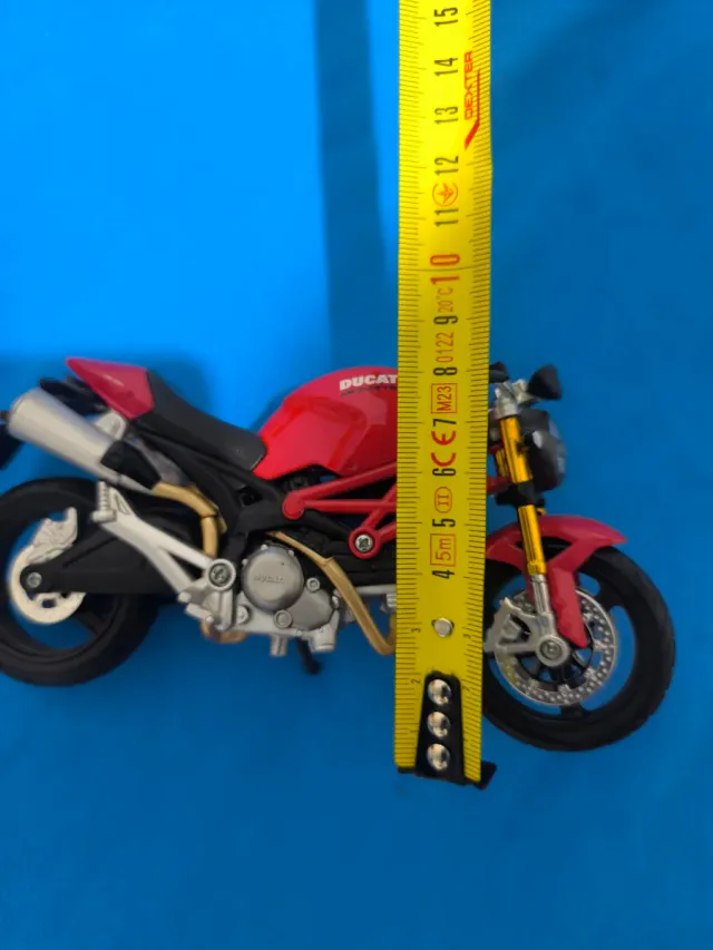 Moto decoración  Ducati