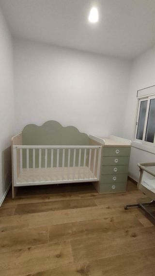 Maxicuna bebe convertible a cama.