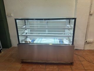 Vitrina expositora de pastel