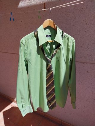 Camisa y corbata 