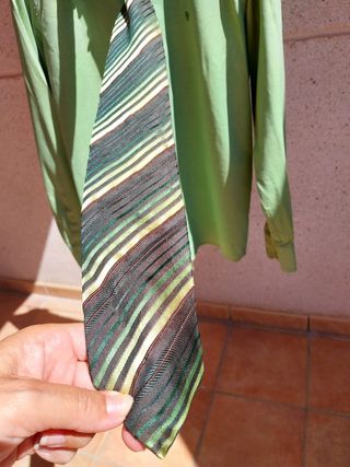 Camisa y corbata 