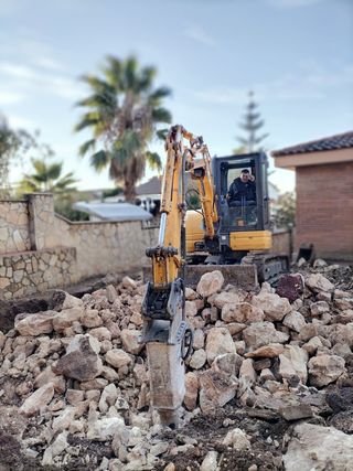 EXCAVACIÓNES Y TRANSPORTE