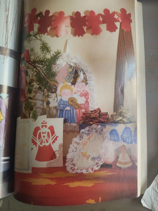 Crea libri con angeli.