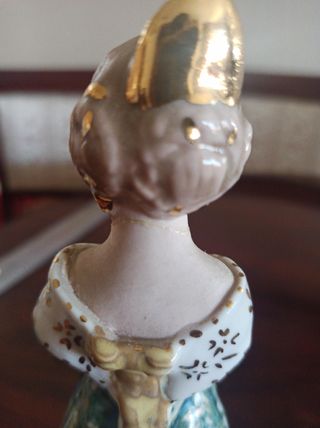 Figura porcelana fallera
