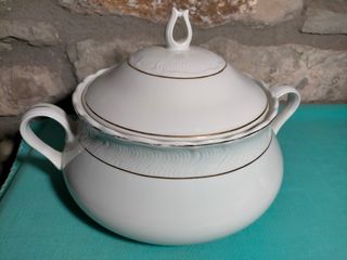 Sopera antigua de porcelana porcellane Tognana