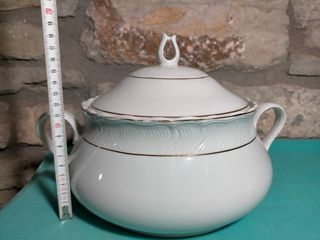 Sopera antigua de porcelana porcellane Tognana