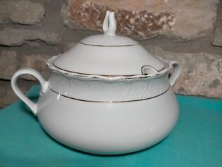 Sopera antigua de porcelana porcellane Tognana