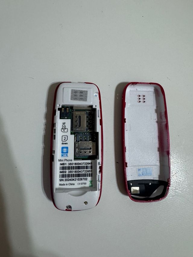 Mini teléfono Bluetooth Dual Sim Bolsillo