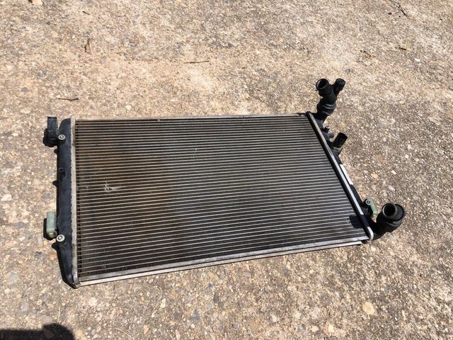 Se vende radiador seat ibiza 6l
