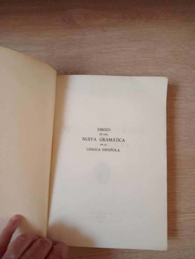 ESBOZO DE UNA NUEVA GRAMATICA