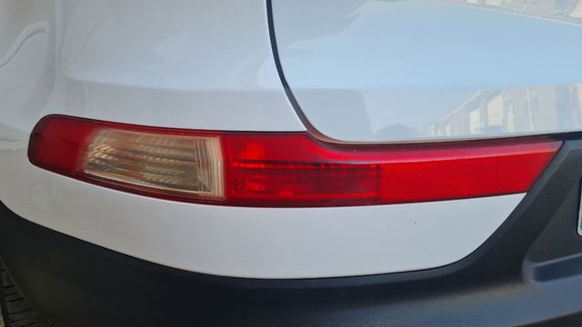 Piloto trasero izquierdo kia sportage 2013